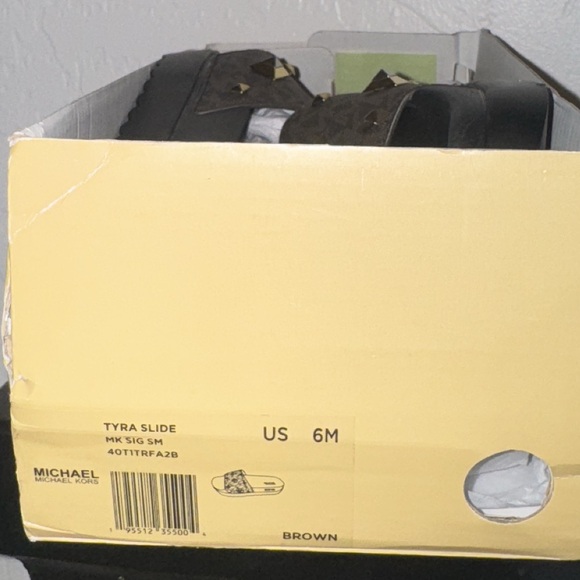 Michael Kors Tyra Slides - Picture 7 of 7